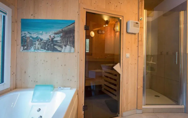Modern Cottage With Whirlpool