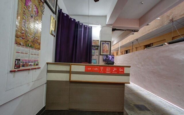 Oyo 28738 Abbirami Hotels