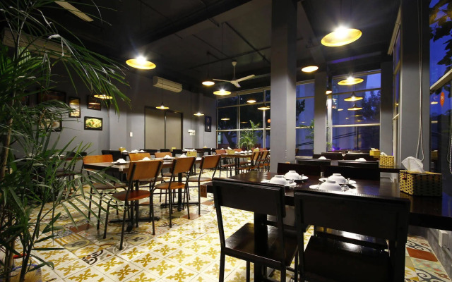 Dee Dee Danang Hostel