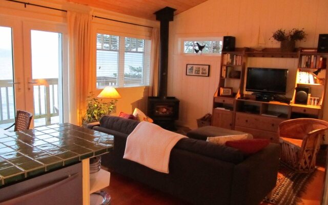 Stillwater Beach House Bed & Breakfast