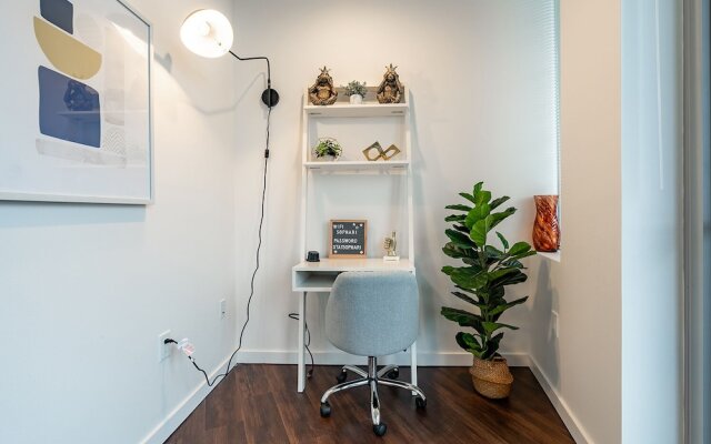 Sophari Bellevue Tower Apts