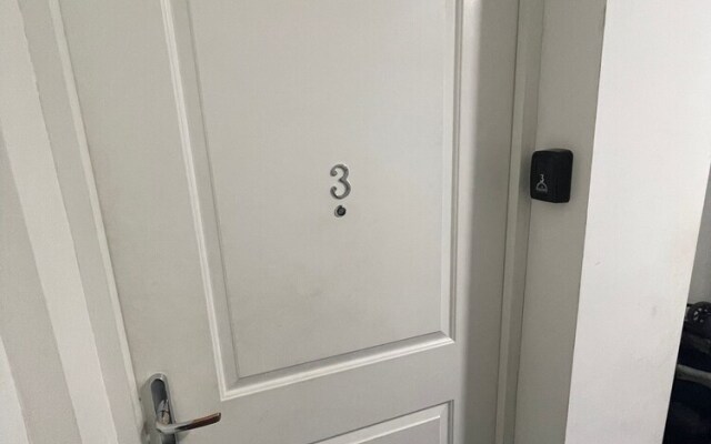 Inviting 2-bed Apartment in Wakefield Charming