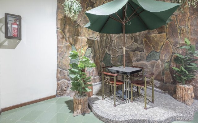 OYO 1090 Hotel Anging Mammiri Makassar