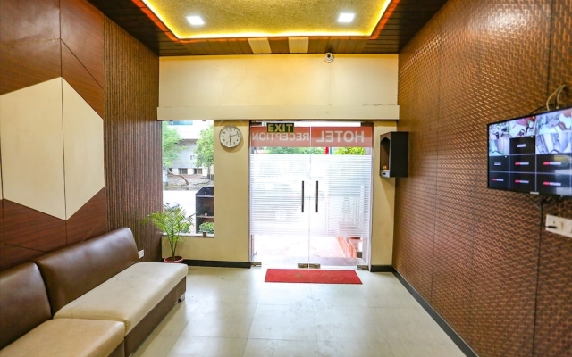 Fabhotel Season Park 2