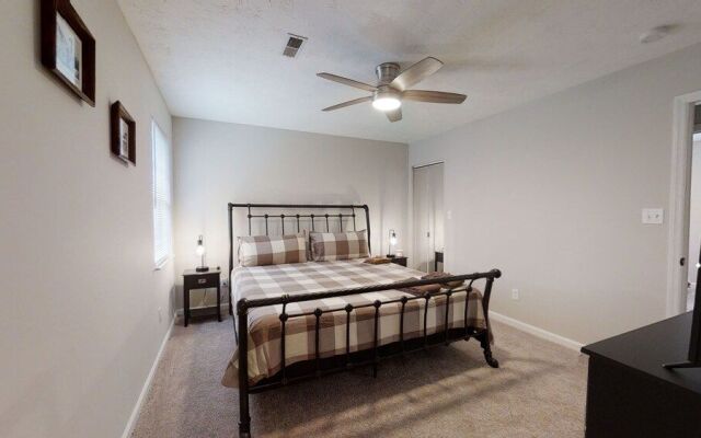 Country Getaway 3 Bedroom Home by Redawning