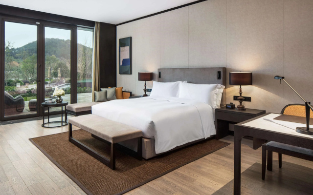 Hilton Ningbo Dongqian Lake