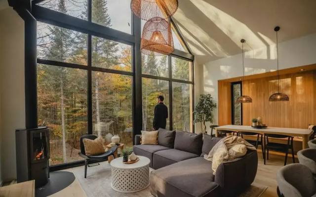 Naro Cabin in Laurentides