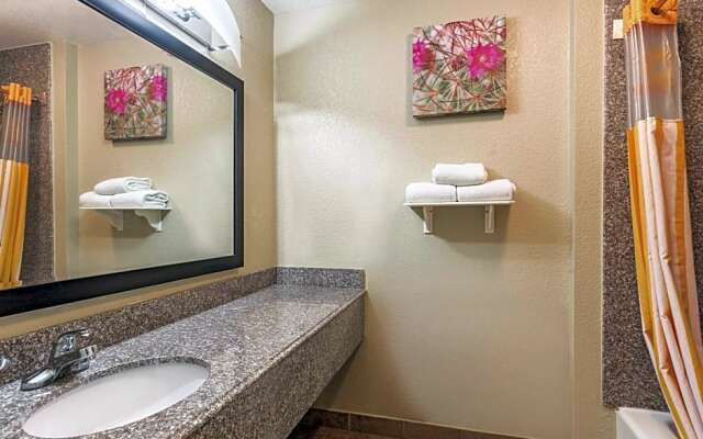 La Quinta Inn & Suites by Wyndham Deming