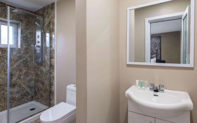 Super 8 By Wyndham Niagara Falls On