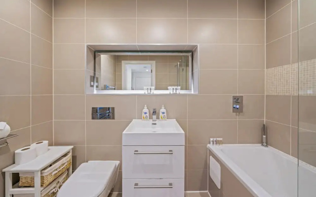 Modern 1-Bedroom Flat in Central London