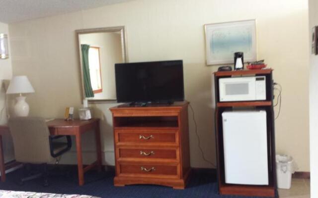 Great Lakes Inn and Suites