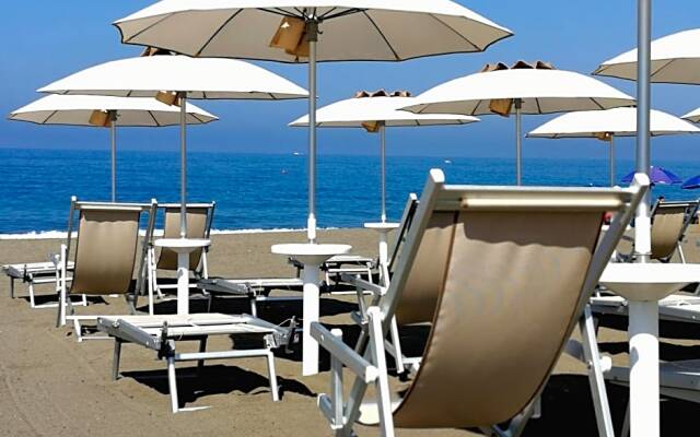 CSA Holiday House Hotel