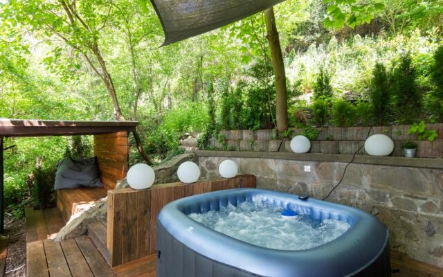 Wagner Stays- Secret Chalet Private Wellness Resort in The Nature with Whirlpool & Sauna