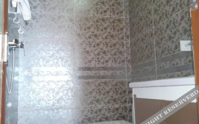 Banyue Business Hotel