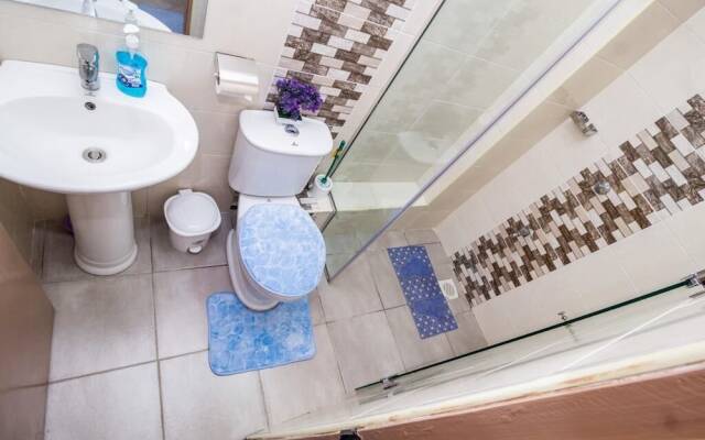 Lux Suites Oak South Gardens Apartments