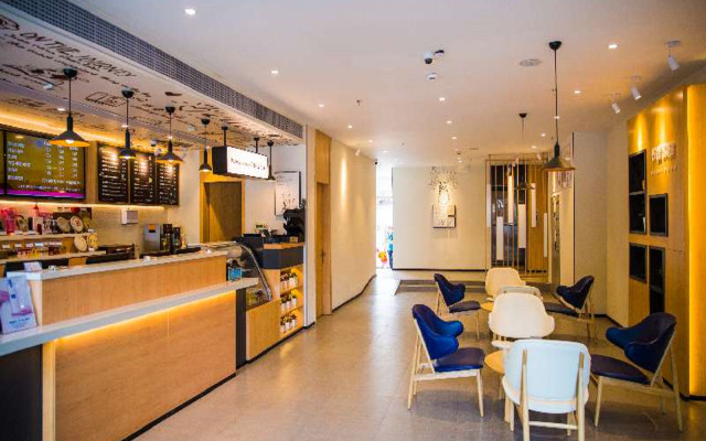 Hanting Hotel Zhoukou Wuyi Square