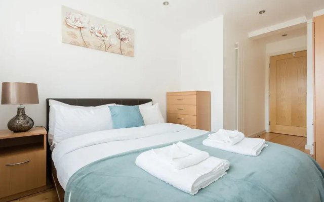 Platinum Apartment next to London Bridge 9995
