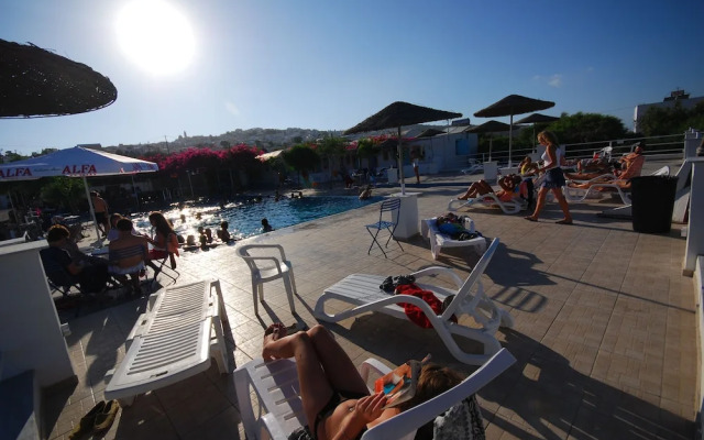 Santorini Camping/Rooms