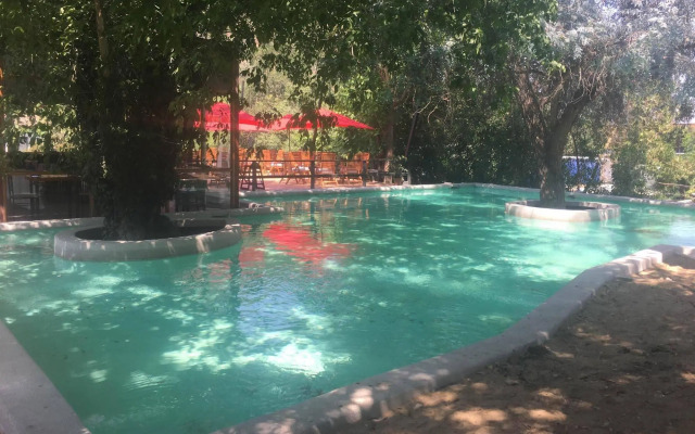 Howard Johnson by Wyndham Olmue