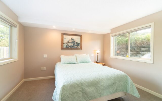 Neptune Beach - 3 Br Home