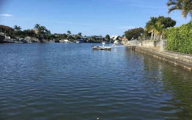 Private Canal Duplex with Pontoon - Oleander Drive, Bongaree