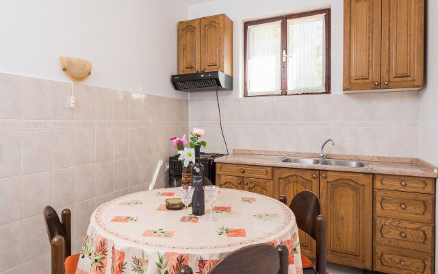 Apartment Ljube - quiet location & close to the beach: A3 Loviste, Peljesac peninsula