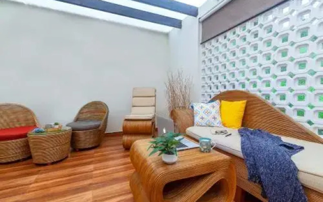 Jades Ambrosia by Vista Rooms