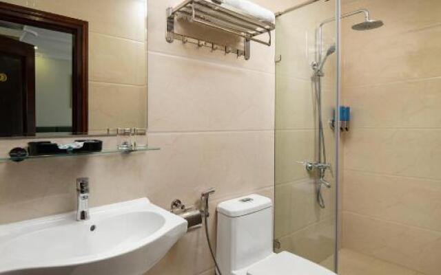 CBon Hotel Do Quang