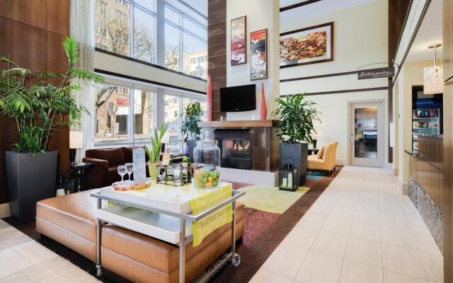 Hilton Garden Inn Bethesda Downtown