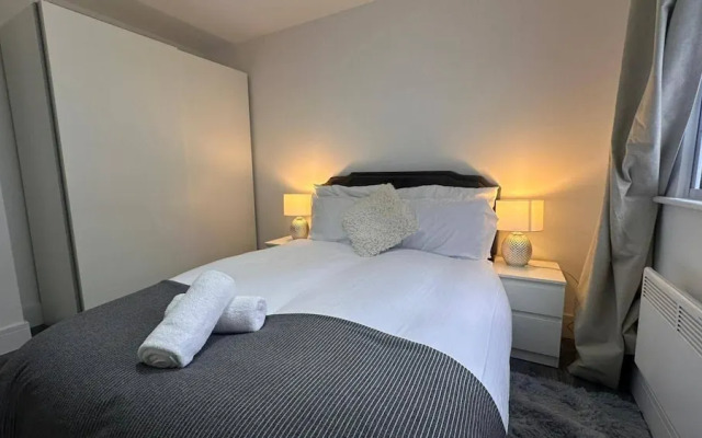 Apartment - Sleeps 4 - City Base - District Line