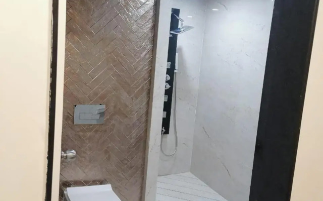 OYO Premium Deccan Apte Road