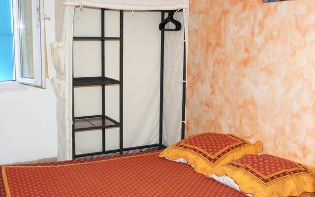 House With 3 Bedrooms in Saintes-maries-de-la-mer, With Furnished Terr