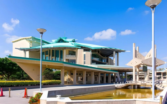 Yenn's Marina Inn Mercy