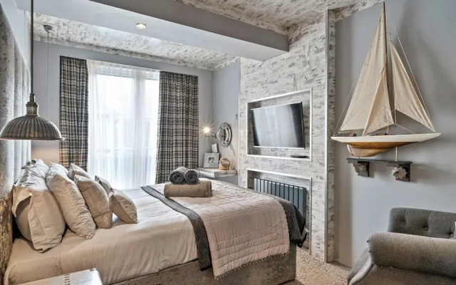 Apartment in Dartmouth Near Waterfront