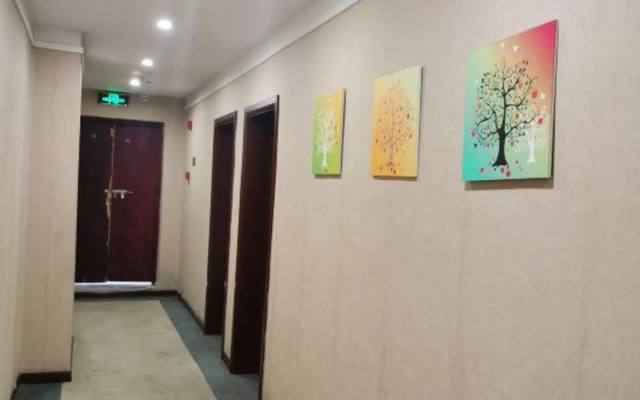 Huadu Business Hotel