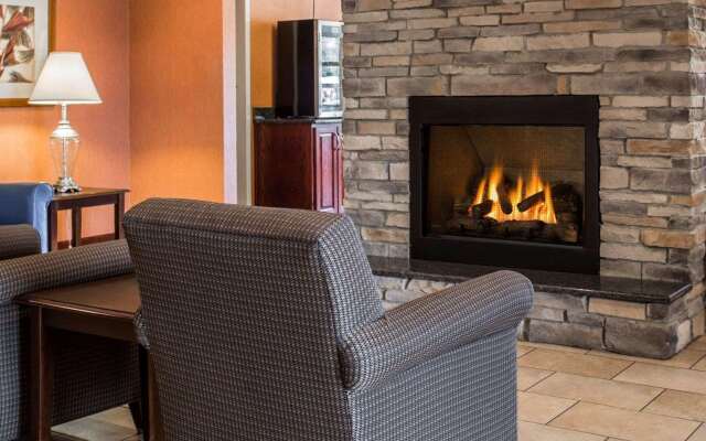Comfort Inn & Suites Lumberton Central I-95