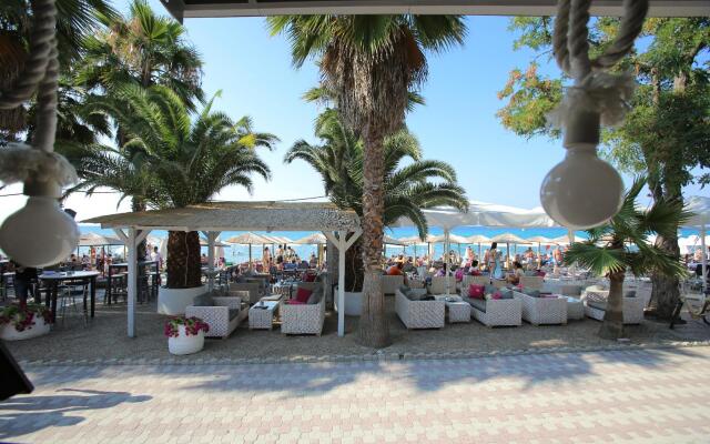 Flegra Beach Boutique Apartments