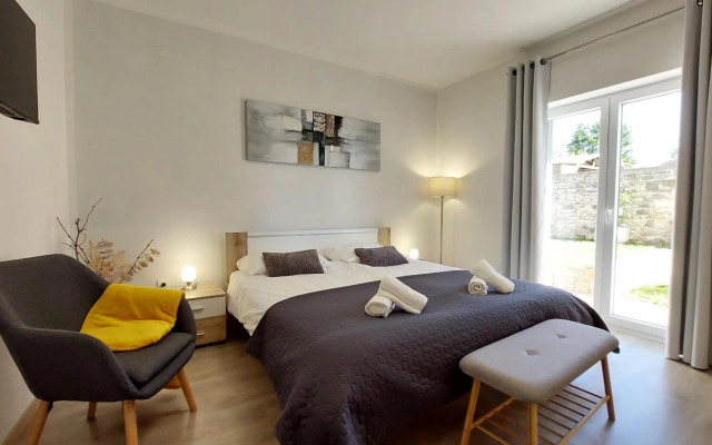 Villa Amoena with pool and sauna near Novigrad