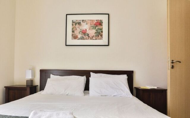 Nautilus Apartments Airport by Airstay