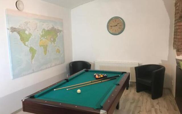 Big Homebase with Billardtable