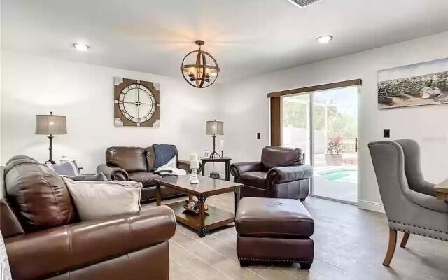 Windwood Villa 4 Bedroom Home by RedAwning