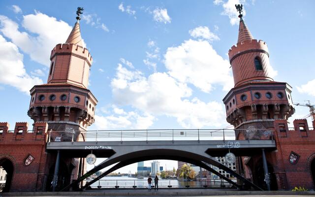 Hotel Indigo Berlin - East Side Gallery by IHG