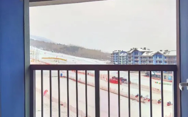Vanke Songhuahu Happy Ski Apartment
