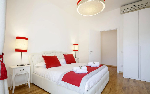 Home Town at Spanish Steps