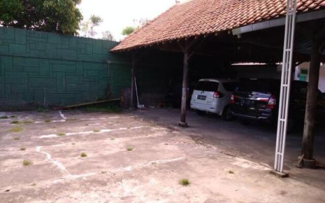 Hotel Asri