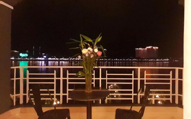 4 Rivers Hotel