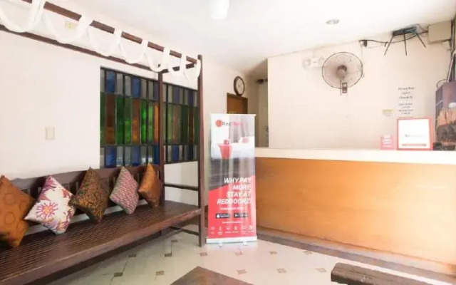 RedDoorz @ Teofila Lodge
