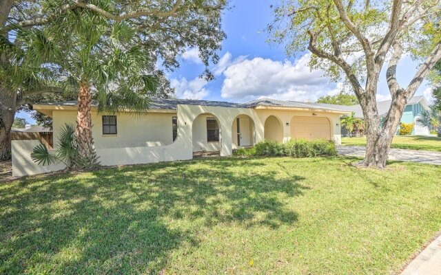 3 Mi to Philippe Park & Pier: Stunning Retreat