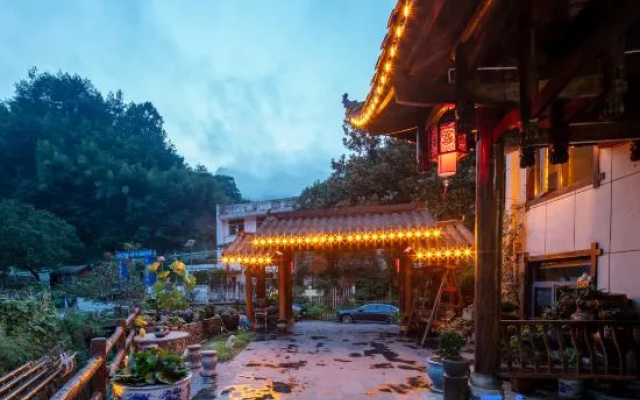Shanshuiju B&B (Zhangjiajie National Forest Park)