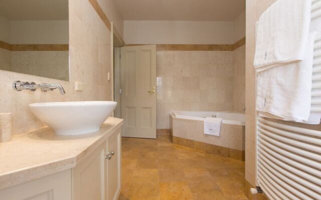 Grande Vue Private Hotel